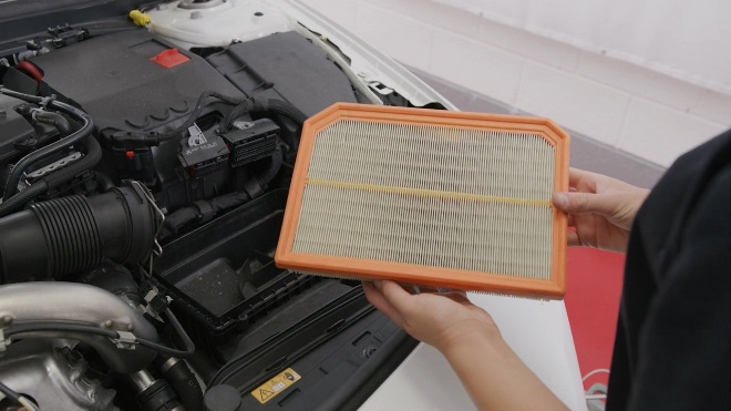 How to calibrate the engine air filter on a Mercedes